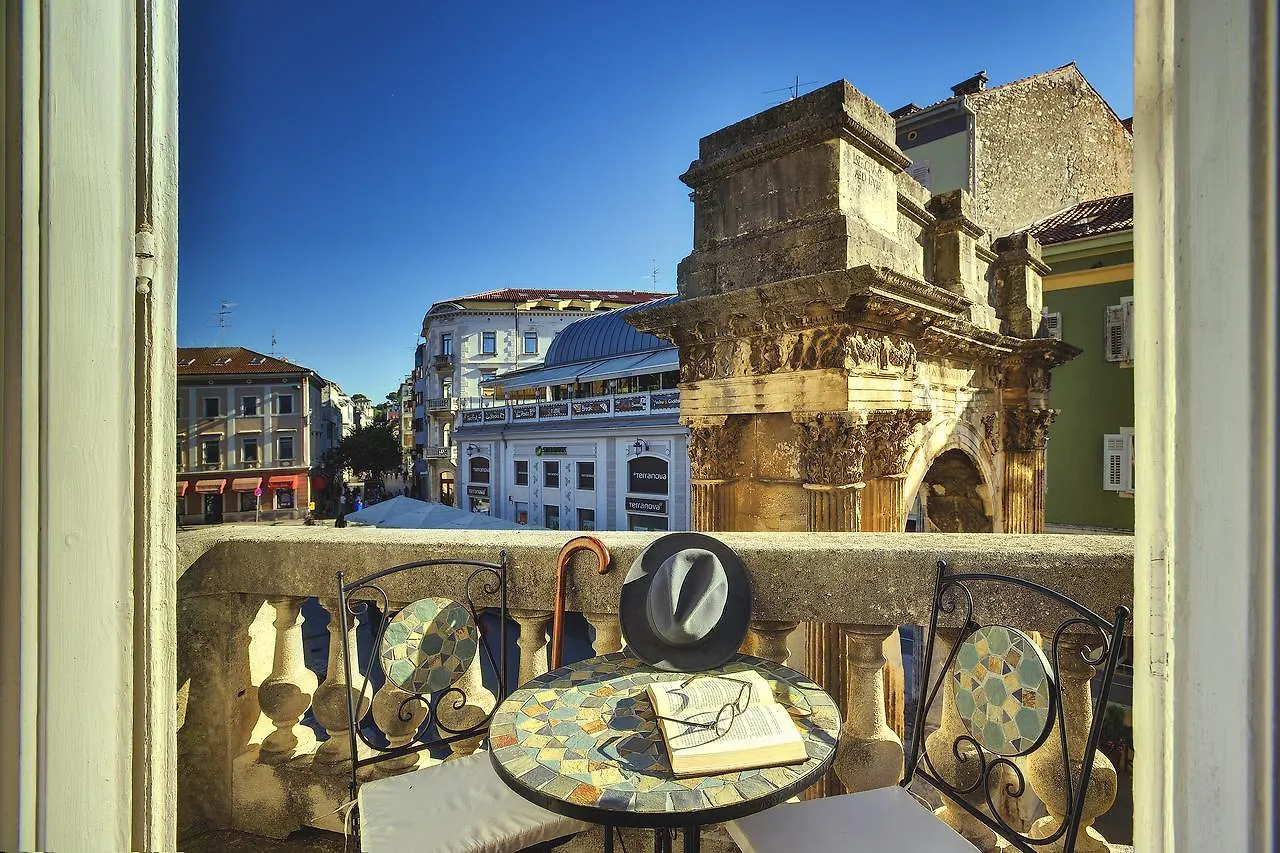 Boutique Suites Joyce Pula 4*,